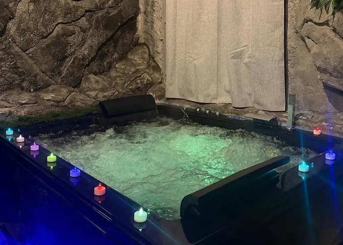 La Grotte Immersion Complete Avec Jacuzzi Apartment Nîmes